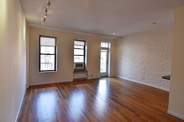 1st image of 214 E 11th St APT 4B