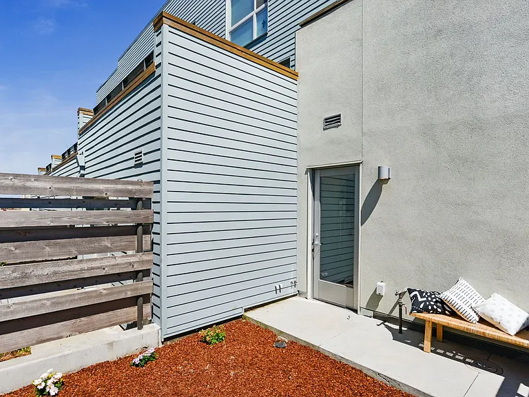 298 Coleman St — Photo 24