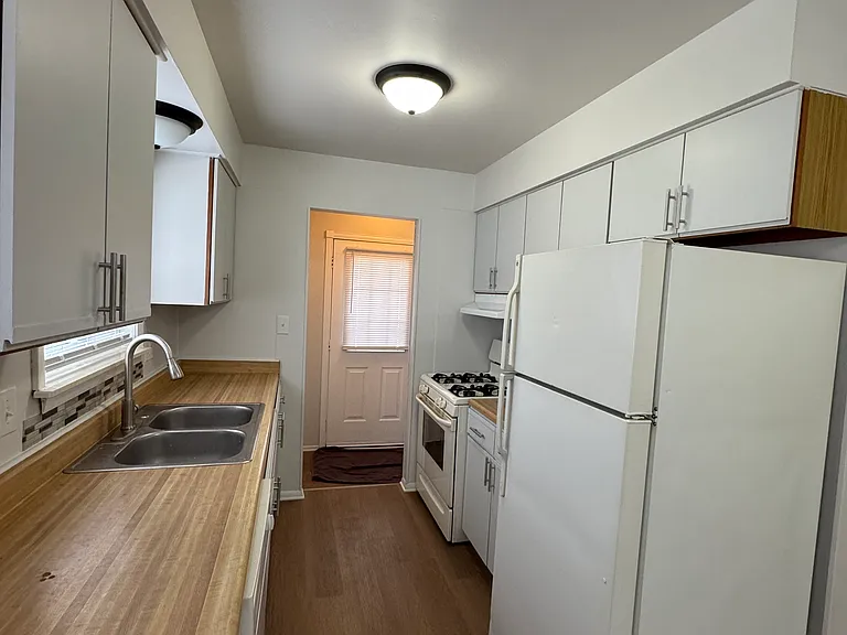 5722 Centralia St — Photo 6