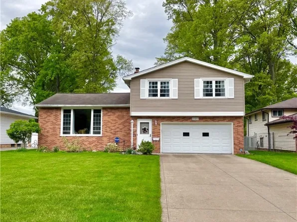 23593 Carriage Ln, North Olmsted, OH 44070