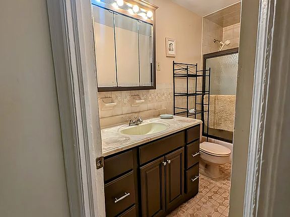 3rd image of 12-18 116th St #1-B
