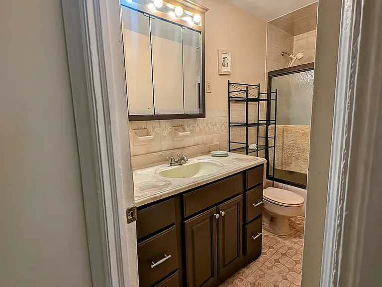 12-18 116th St #1-B — Photo 3