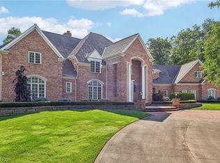 8825 Fox Hollow Ln, Kirtland Hills, OH 44060