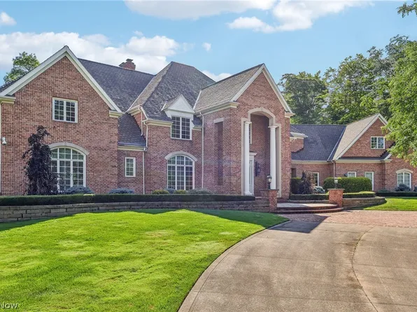 8825 Fox Hollow Ln, Kirtland Hills, OH 44060
