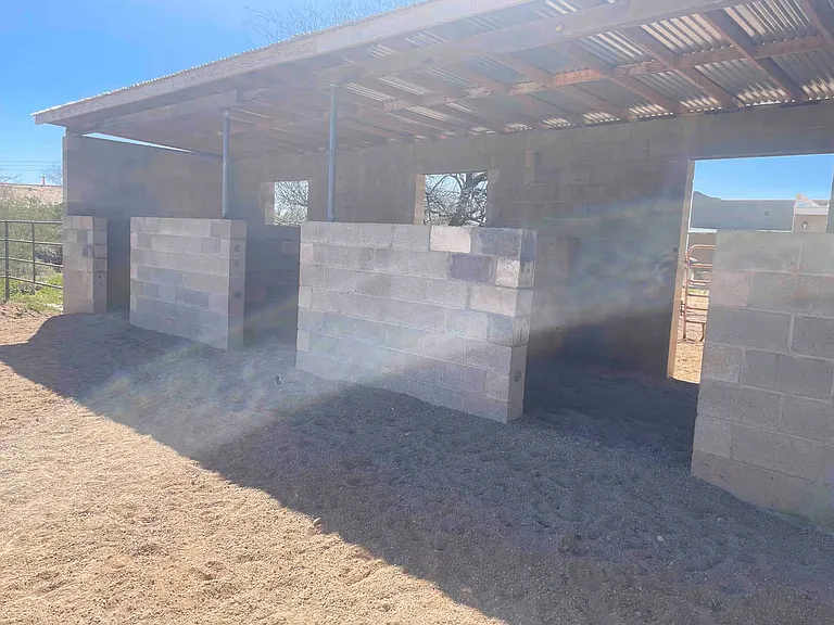 3 horse stall