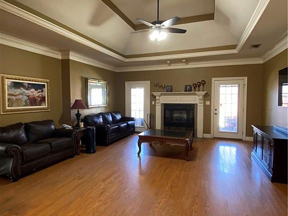 4th image of 6000 Bocage Dr