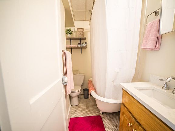 5th image of 4201 Locust St APT 407