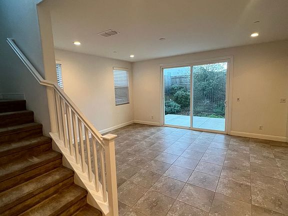4th image of 1512 Peony Ln