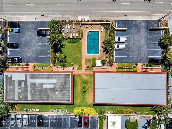 3rd image of 2131 N Ocean Blvd