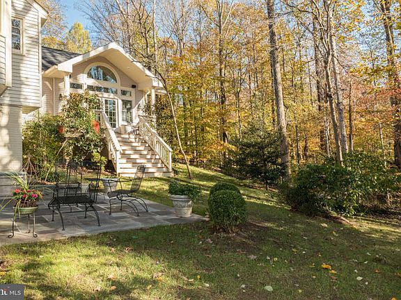 3rd image of 9909 Shady Slope Ct