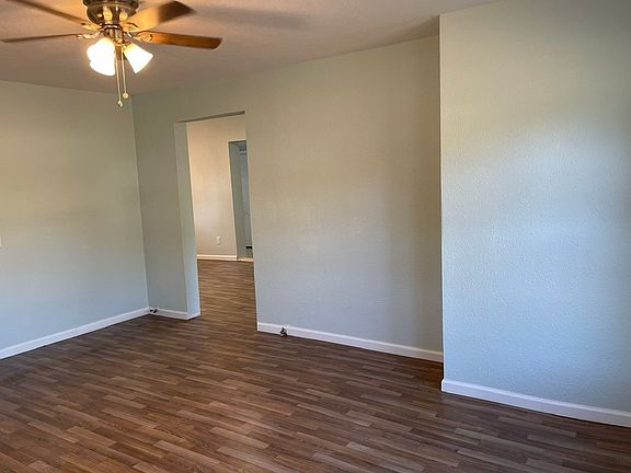 4th image of 301 E 10th St