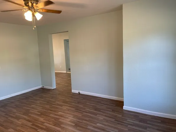 301 E 10th St, Coleman, TX 76834