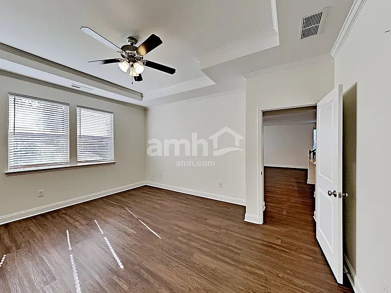 114 Lindridge Dr — Photo 10