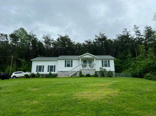 98 Clover Ln, Brodhead, KY 40409
