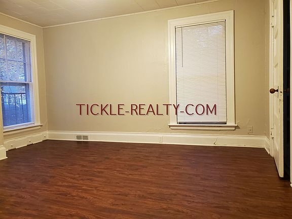 2nd image of 242 Oxford St #3