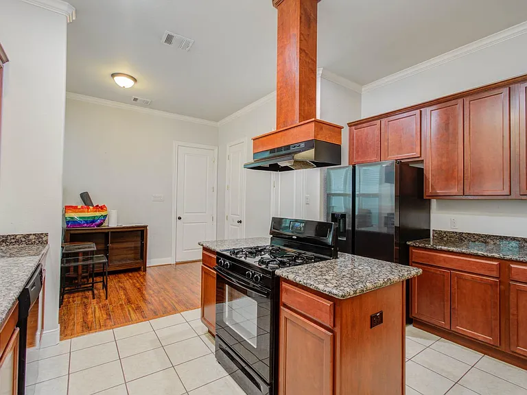 10205 Brooktree Dr — Photo 10
