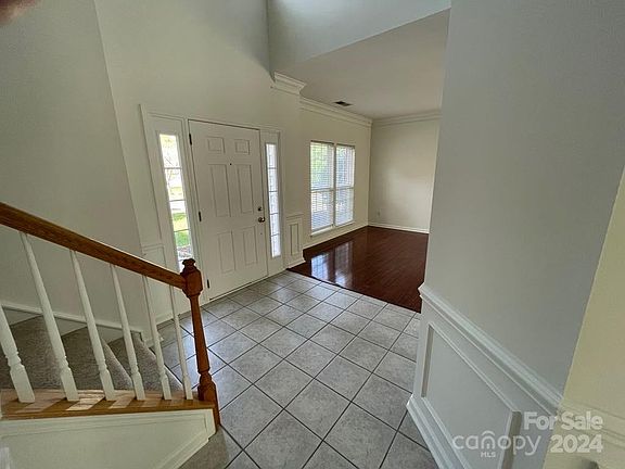 3rd image of 6503 Bells Mill Dr