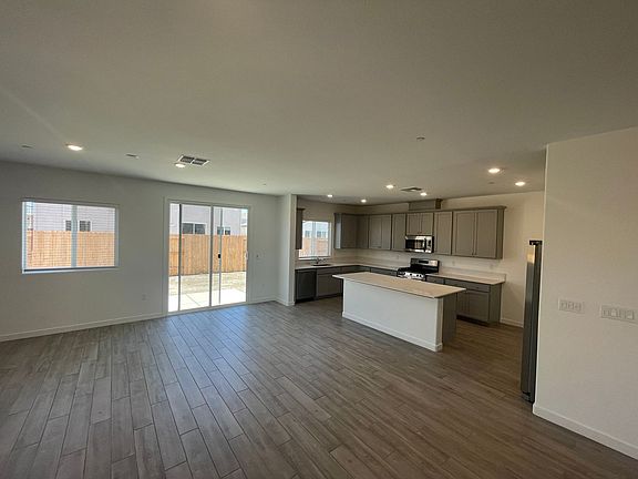 3rd image of 10936 Breezewood Ln