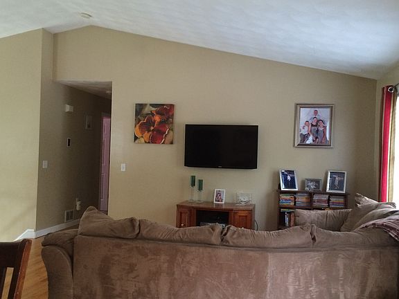 5th image of 66 Remington Farm Dr