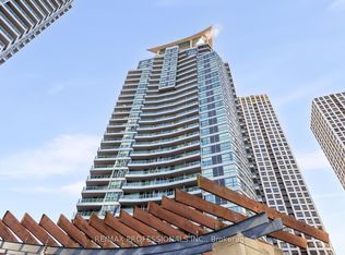 33 Elm Dr W #806, Mississauga, ON L5B4M2