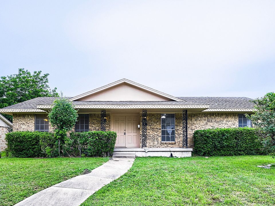 1st image of 829 Poinsettia Dr