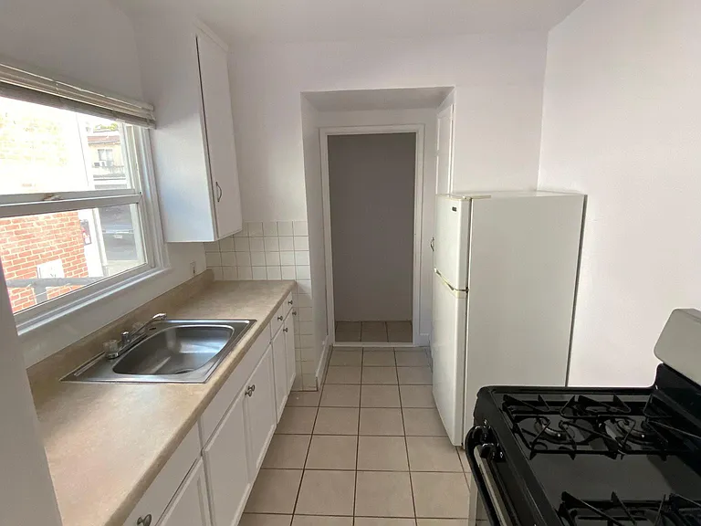 5418 Carlton Way #4 — Photo 8