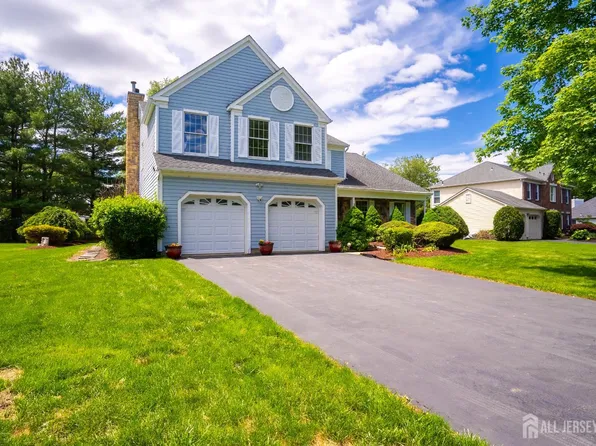 11 Adams Ct, Plainsboro, NJ 08536