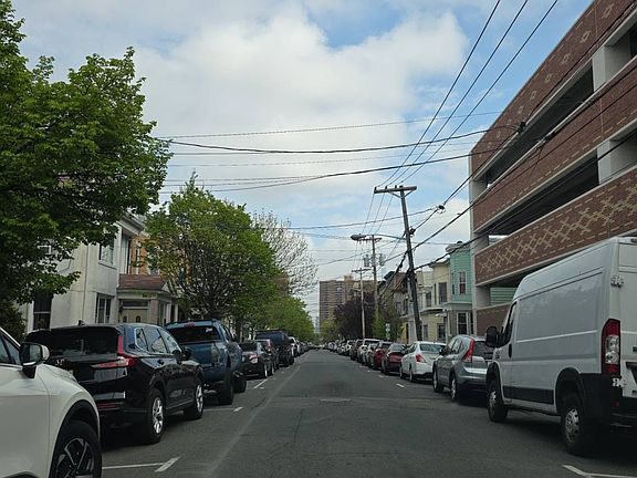 5th image of 430 58th St