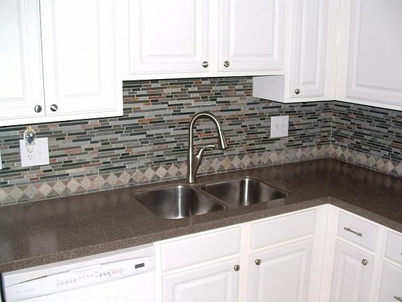 5th image of 902 Shelbourne Pl
