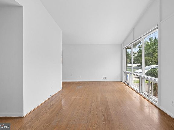 5th image of 11302 Kenton Pl