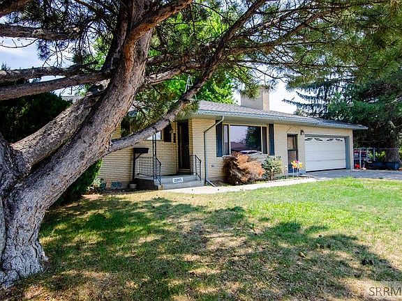 3rd image of 2205 Craig Ave