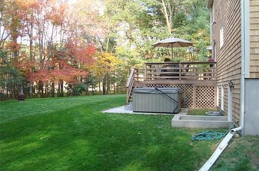5th image of 35 Carriage House Dr