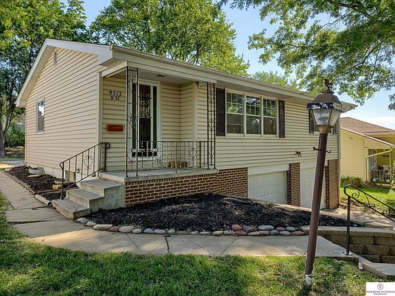 2nd image of 9512 N St