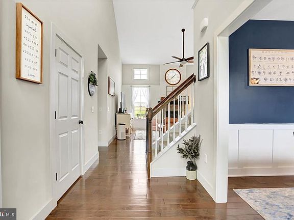 5th image of 118 White Deer Way