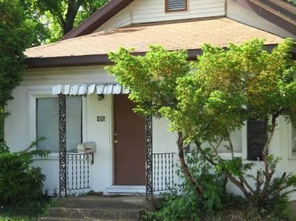 306 E College St, Carbondale, IL 62901