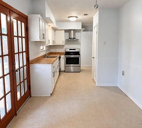 5th image of 204 Straford Cir N