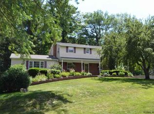 8 N Ridge Ln, Ballston Lake, NY 12019