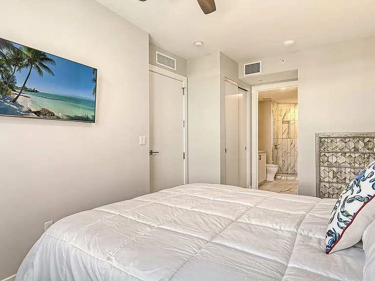 1035 Seaside Dr #406 — Photo 8