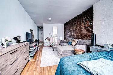 Rented by Urbane Brokerage