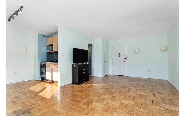 Rented by Douglas Elliman | media 3