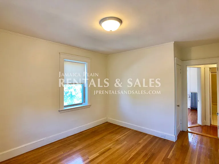 136 Arborway #5 — Photo 10