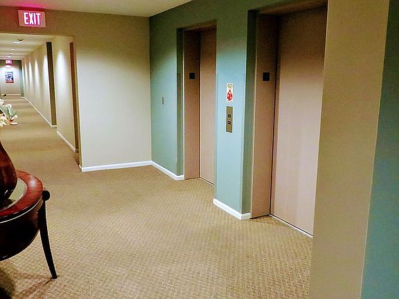 3rd image of 131 W Adelaide St Unit 401