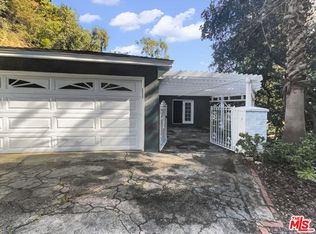 1215 Rancheros Rd, Pasadena, CA 91103