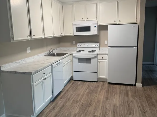 Hacienda Gardens, 2080 W La Loma Dr APT 46, Rancho Cordova, CA 95670