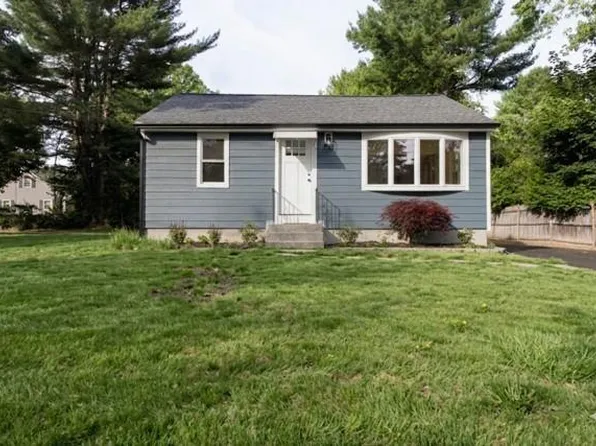 19 Nadeau Dr, Wrentham, MA 02093