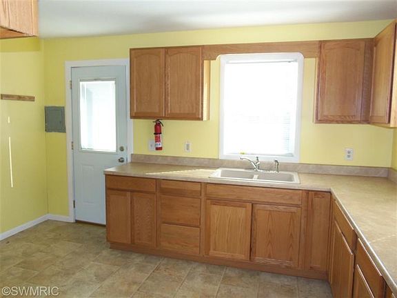 5th image of 80 Kellogg St