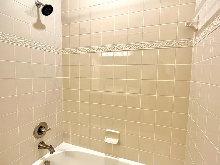 5312 N Center Dr — Photo 2
