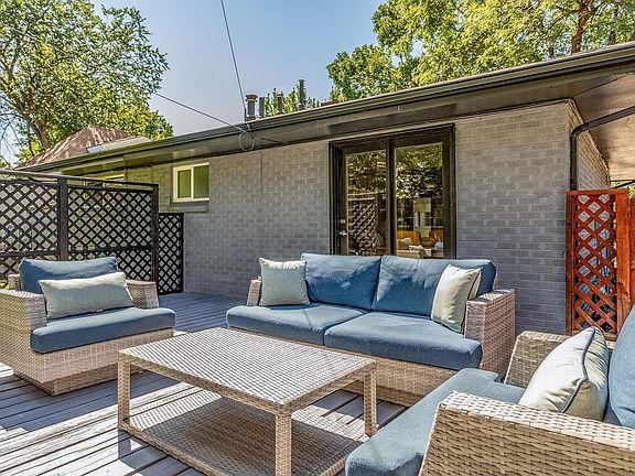 Perfect Deck for Relaxing / Entertaining