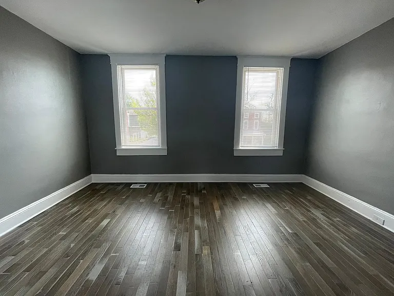 2516 Barclay St — Photo 15