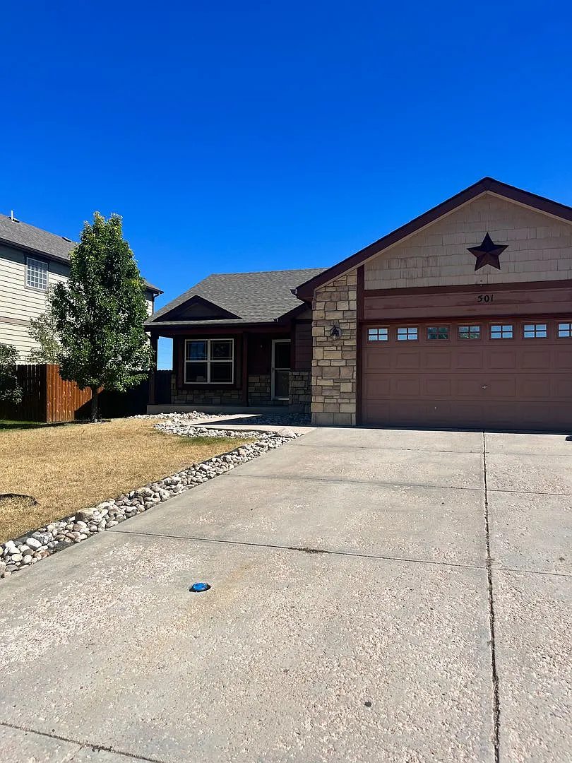 3 Bedroom 2 Bath Single Family Home — Photo 1